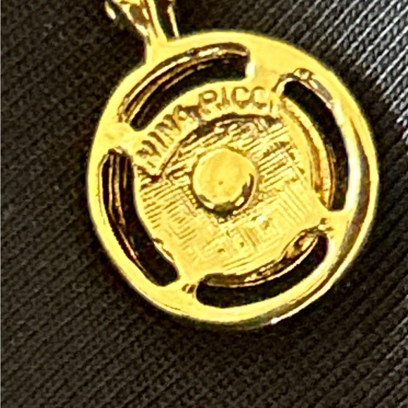 Nina Ricci Gold Pendant Necklace - Picture 6 of 6